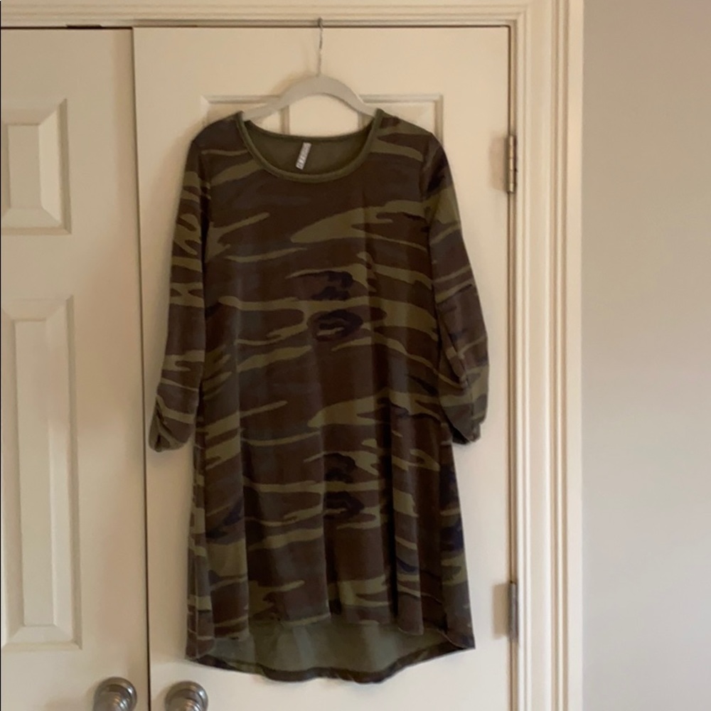 Z Supply/Anthropologie camo T-shirt dress